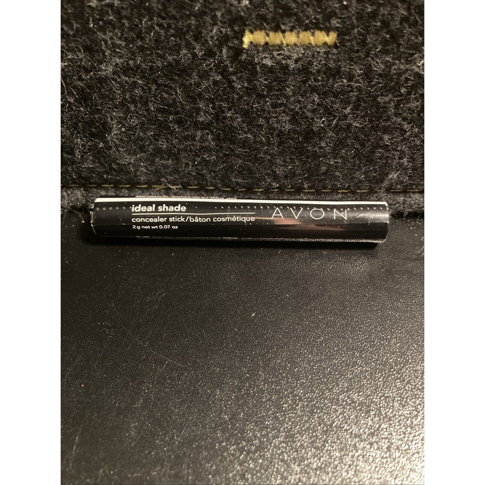 AVON 2g 0.07oz Ideal Shade CONCEALER STICK R05 Light NEW Discontinued